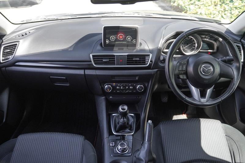 2014 Mazda Axela 20S / 3 Sport