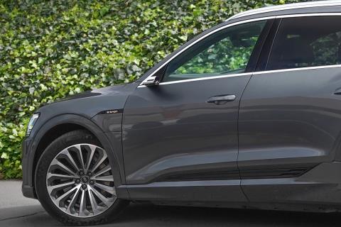 2022 Audi e-tron Quattro Sline - Thumbnail