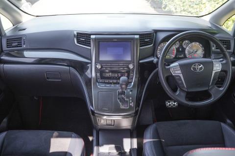 2013 Toyota Vellfire G's / Alphard - Thumbnail