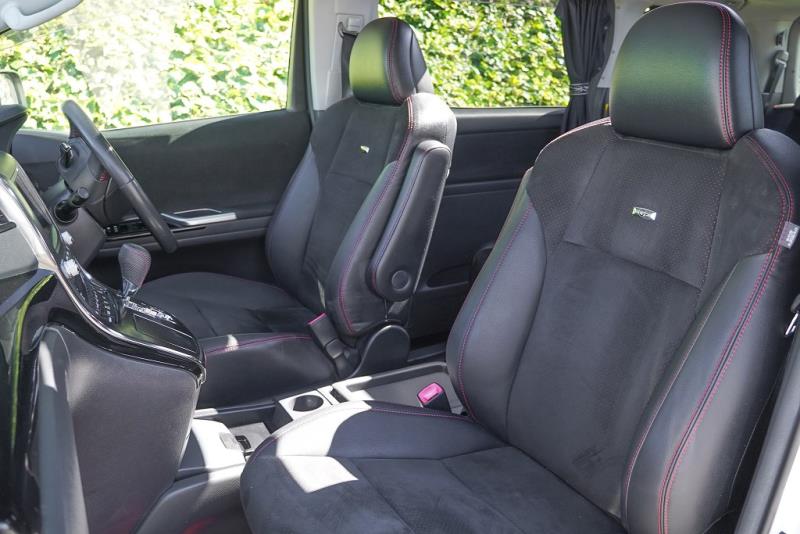 2013 Toyota Vellfire G's / Alphard