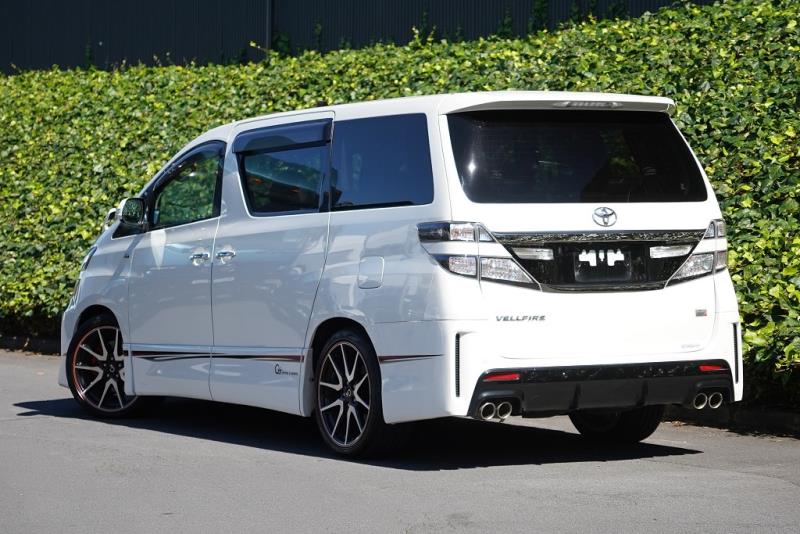 2013 Toyota Vellfire G's / Alphard