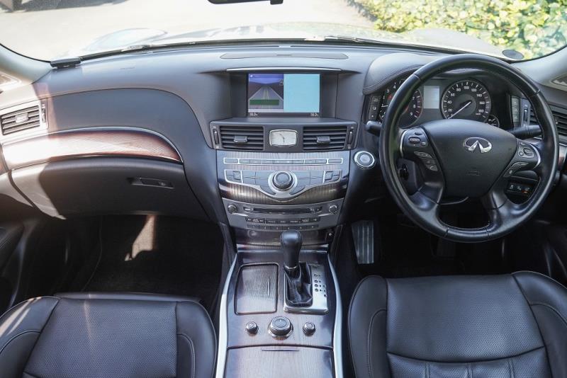 2018 Nissan Fuga Hybrid / Skyline