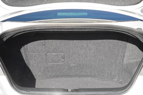 2018 Nissan Fuga Hybrid / Skyline - Thumbnail