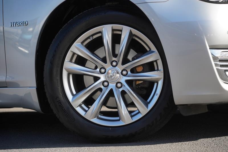 2018 Nissan Fuga Hybrid / Skyline