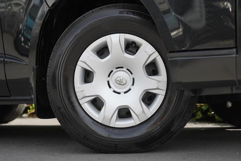 2020 Toyota Hiace GL 5 Door