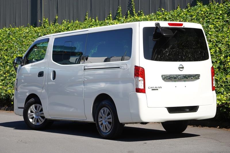 2020 Nissan NV350 10 Seater