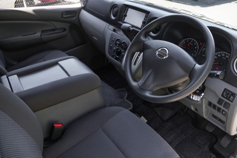 2020 Nissan NV350 10 Seater