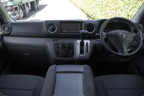 2020 Nissan NV350 10 Seater - Thumbnail