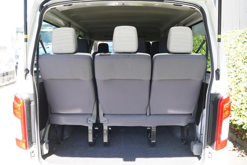 2020 Nissan NV350 10 Seater