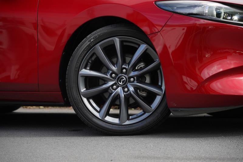 2019 Mazda 3 GLX / Axela 20S