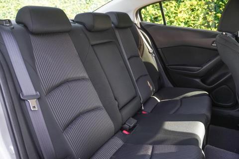 2015 Mazda Axela 15C / 3 Sport - Thumbnail