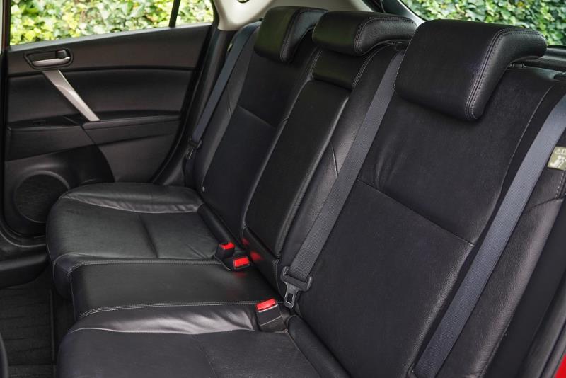 2013 Mazda Axela 20S / 3 Ltd