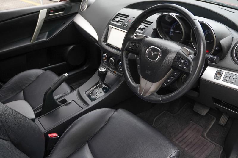 2013 Mazda Axela 20S / 3 Ltd