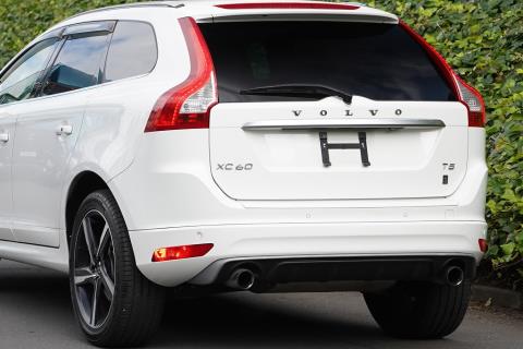 2015 Volvo XC60 T5 R-Design - Thumbnail