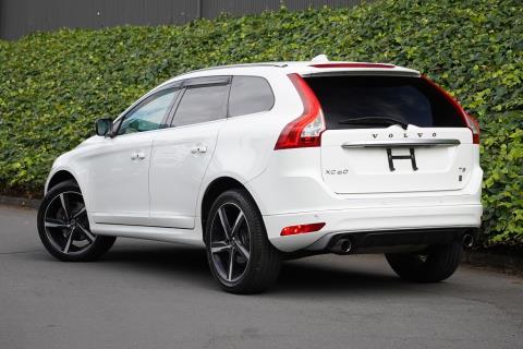 2015 Volvo XC60 T5 R-Design - Thumbnail
