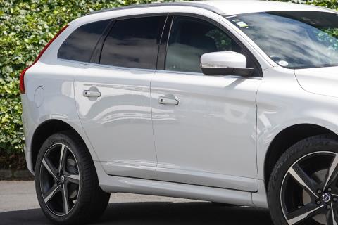 2015 Volvo XC60 T5 R-Design - Thumbnail