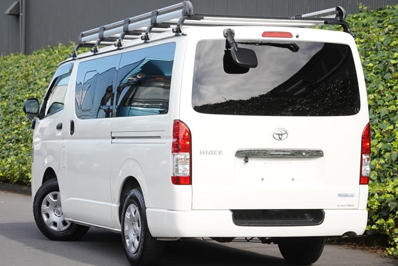 2019 Toyota Hiace GL 5 Door