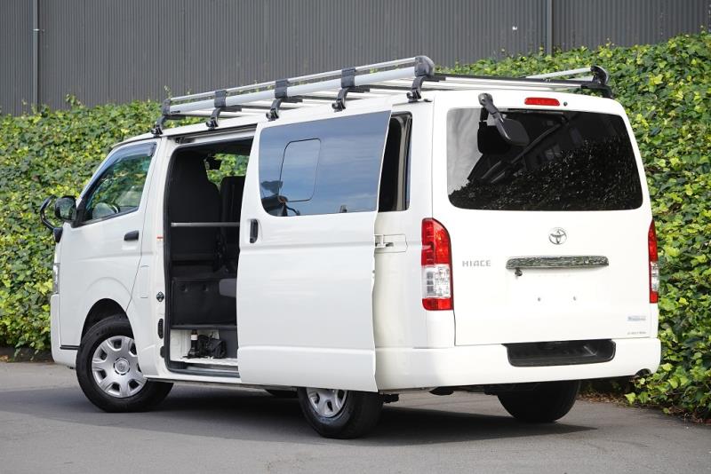 2019 Toyota Hiace GL 5 Door
