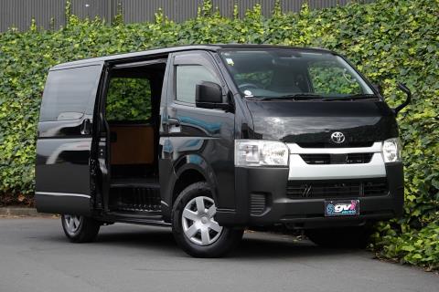 2020 Toyota Hiace GL 5 Door - Thumbnail