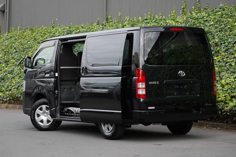 2020 Toyota Hiace GL 5 Door