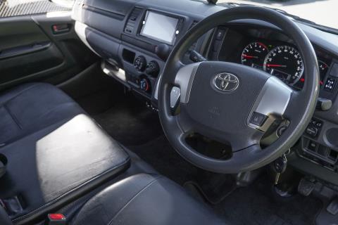2018 Toyota Hiace GL 5 Door - Thumbnail