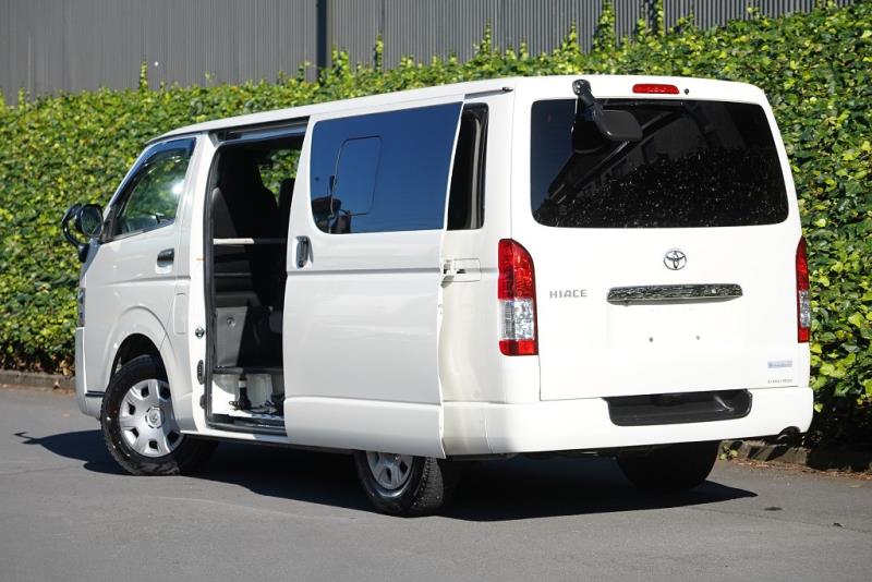 2018 Toyota Hiace GL 5 Door