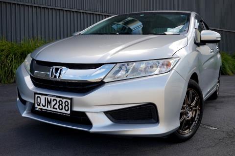 2015 Honda Grace - Thumbnail