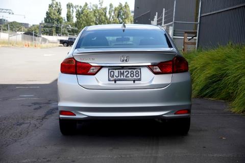 2015 Honda Grace - Thumbnail