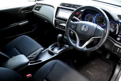 2015 Honda Grace - Thumbnail