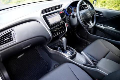 2015 Honda Grace - Thumbnail