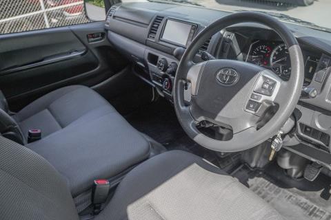 2020 Toyota Hiace ZL 5 Door - Thumbnail