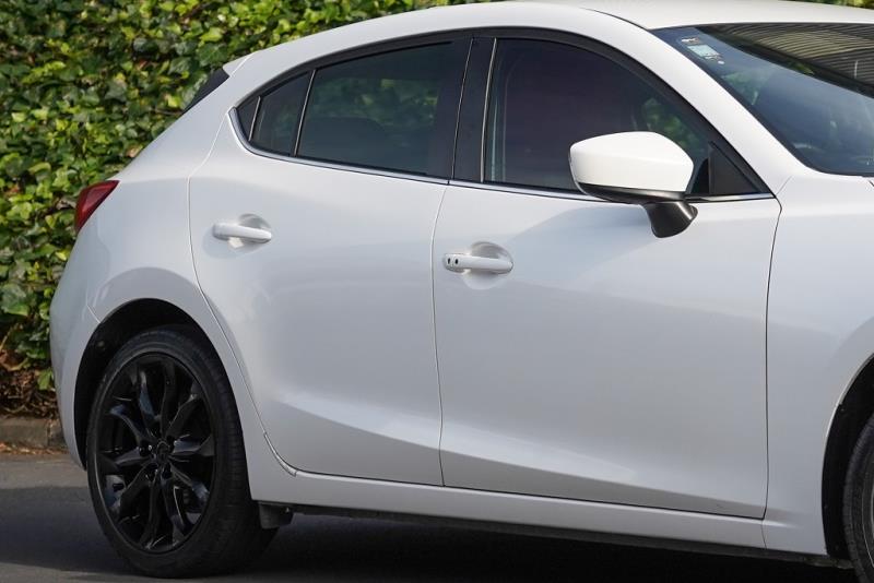2015 Mazda 3 SP25 / Axela Sport