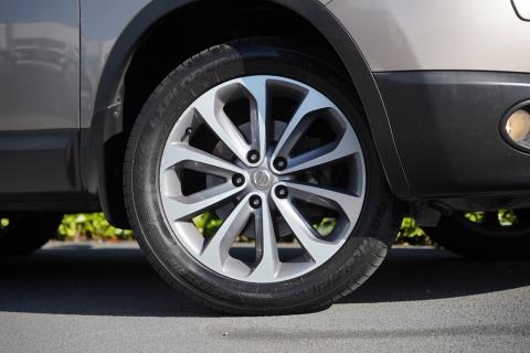 2014 Nissan Qashqai Ti / Dualis - Thumbnail