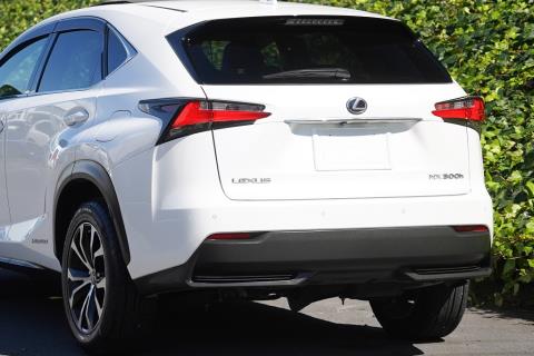 2015 Lexus NX 300h F Sport - Thumbnail