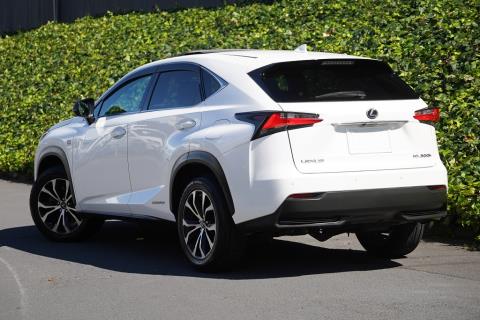 2015 Lexus NX 300h F Sport - Thumbnail