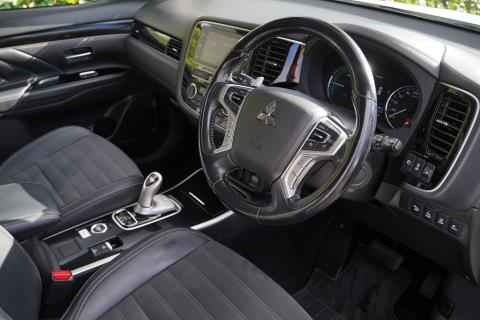 2019 Mitsubishi Outlander XLS PHEV 4WD - Thumbnail