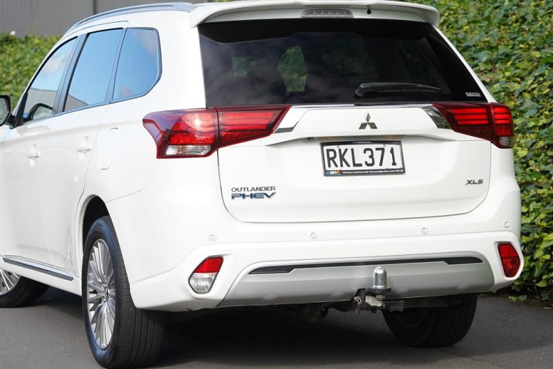 2019 Mitsubishi Outlander XLS PHEV 4WD