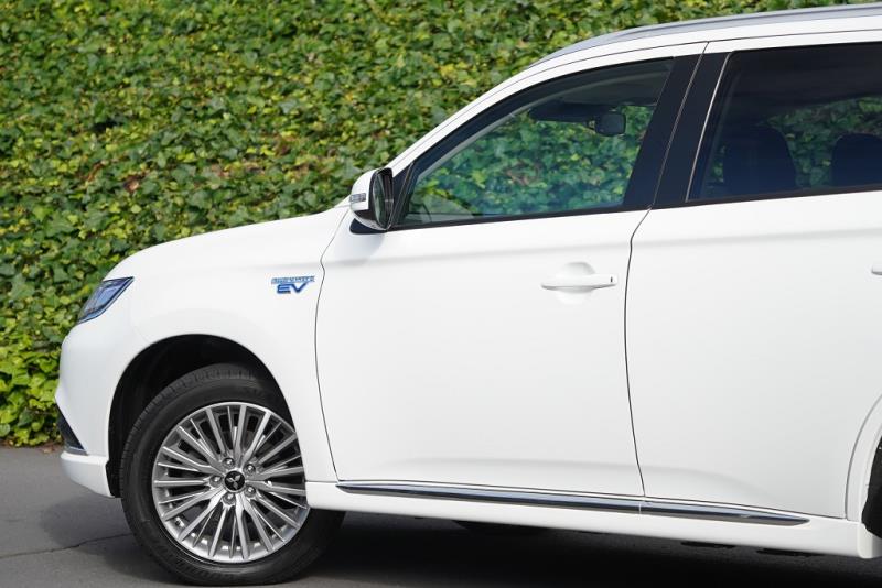 2019 Mitsubishi Outlander XLS PHEV 4WD