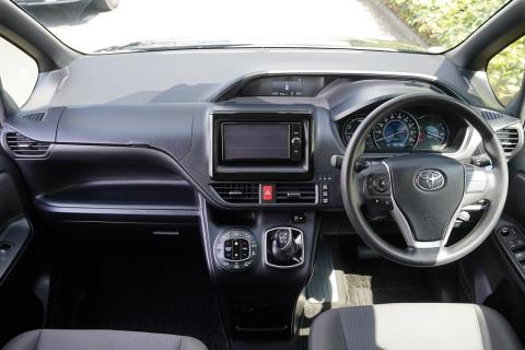 2017 Toyota Voxy Hybrid / Noah X - Thumbnail