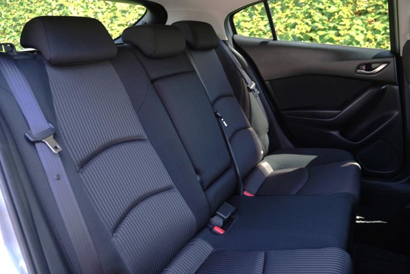 2016 Mazda Axela 20S / 3 Sport