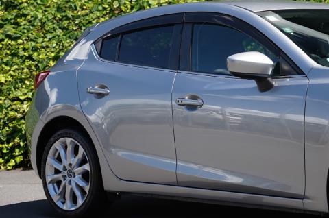 2016 Mazda Axela 20S / 3 Sport - Thumbnail