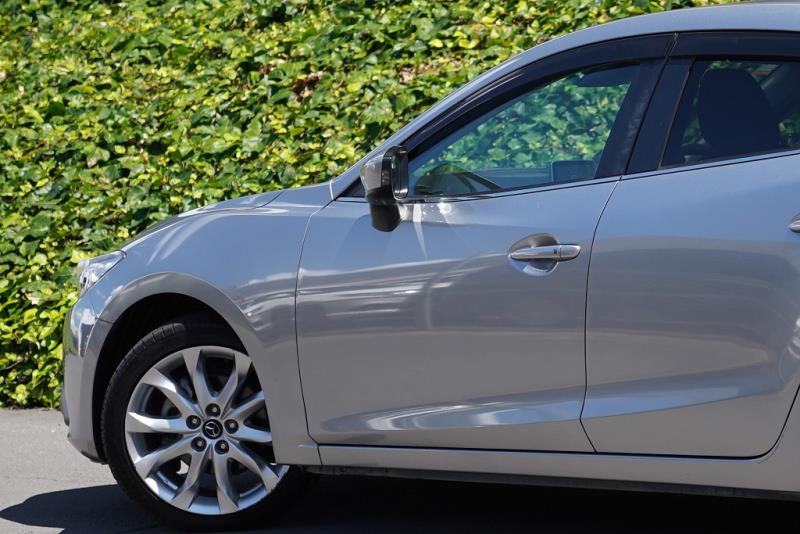 2016 Mazda Axela 20S / 3 Sport