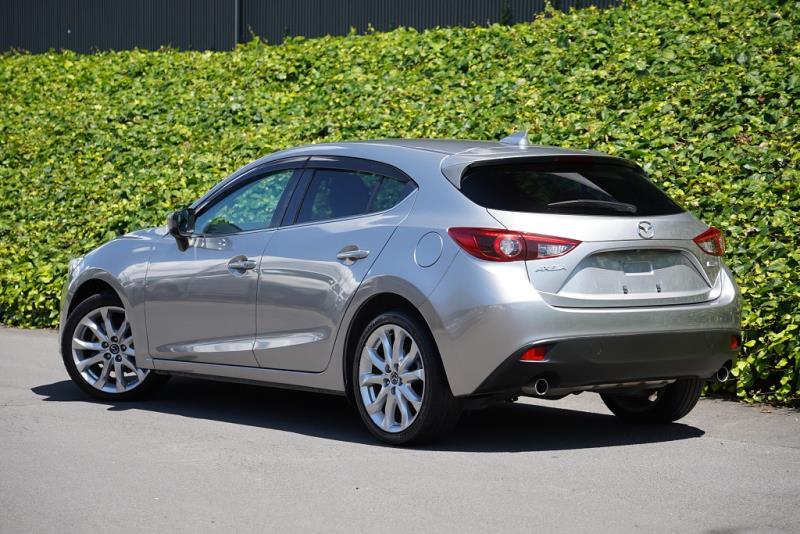 2016 Mazda Axela 20S / 3 Sport