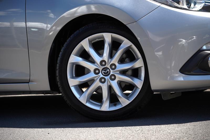 2016 Mazda Axela 20S / 3 Sport