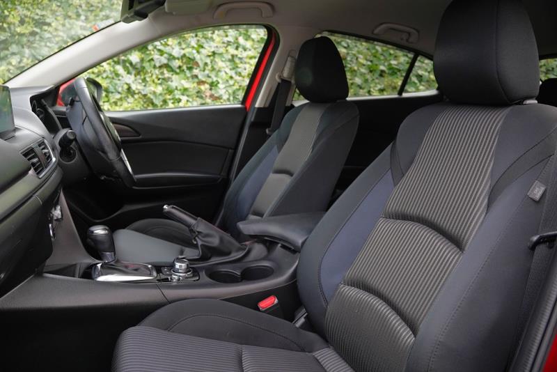 2016 Mazda Axela 20S / 3 Sport