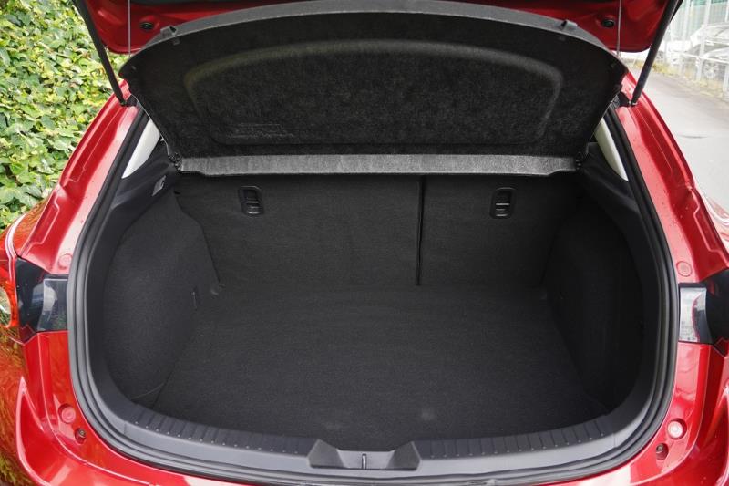 2016 Mazda Axela 20S / 3 Sport