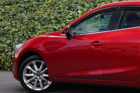 2016 Mazda Axela 20S / 3 Sport - Thumbnail