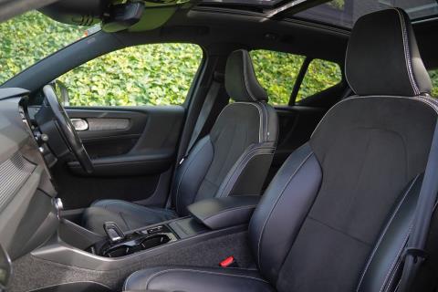 2021 Volvo XC40 T5 AWD R Design - Thumbnail