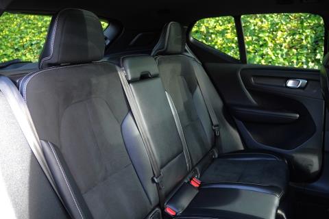 2021 Volvo XC40 T5 AWD R Design - Thumbnail