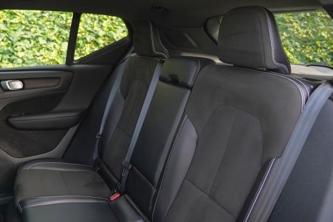 2021 Volvo XC40 T5 AWD R Design - Thumbnail